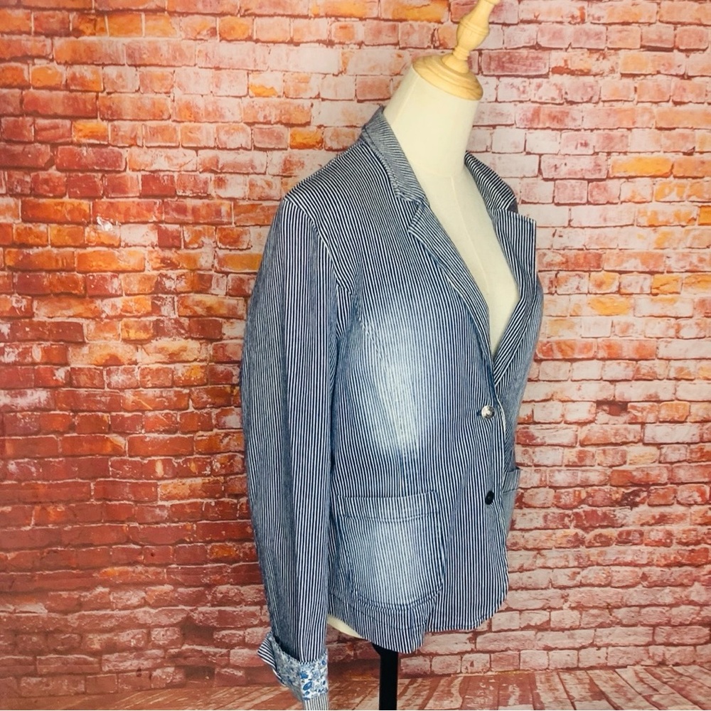 Per Se Distressed Blue and White Railroad Stripe Denim Fitted Blazer